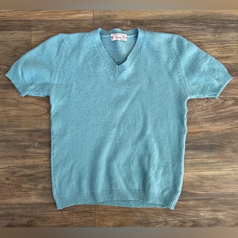 Vintage 60s Wool Knit V-Neck Short Sleeve Sweater Top